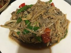 炝炒素野菌-苍洱春饭店