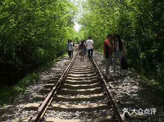 南京的爱情隧道，顾名思义，所以特别推荐情侣一起去游玩