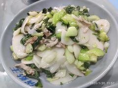 青菜肉丝炒年糕-天天锅贴王(迎凤街店)