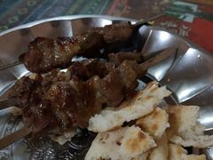 -烤肉小伙烤肉店