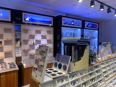 -MiRi眼镜·蔡司·星趣控·尼康控优点视觉合作店(南京东路店)