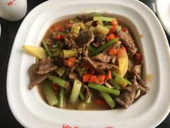 -独一佳老胡湘菜馆(矿山路店)