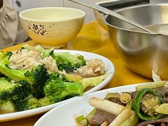 西兰花炒鲜鱿-甜甜屋(解放中路店)