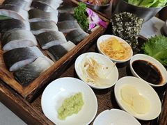 -围炉肉舍•炭烤活鳗•丹东海鲜烤肉(步行街店)