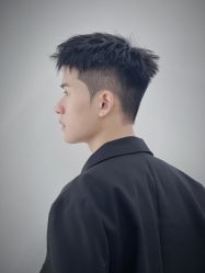 -一家只做男发烫染的店