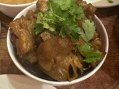 筋头巴脑-清真吴记门钉肉饼·喜多利