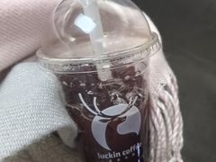 -瑞幸咖啡(岳家嘴地铁站店)