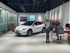 -TESLA 特斯拉(北京颐堤港体验店)