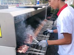 -烤肉小伙烤肉店