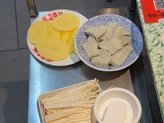 -肖婷姐大铁锅重庆火锅(南湖店)