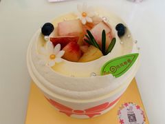 清甜白桃蛋糕-花花卷卷·鲜食蛋糕(静安久光百货店)