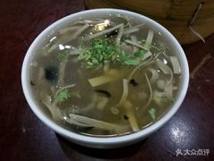 辣糊汤-金源汤包(育新东路店)