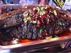 -鸣记脆皮烤鱼·海鲜烤鱼(三八广场店)