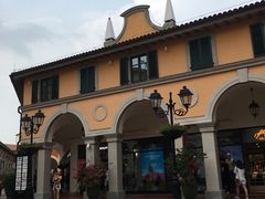 -佛罗伦萨小镇广佛名品奥特莱斯(疏港路店)