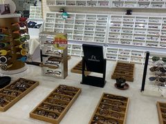 -诺柯视眼镜-蔡司依视路官方工厂店(淞南一店)