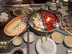 -三出山火锅(南京万象天地店)