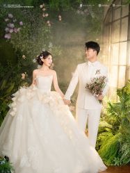 -雪中彩影婚纱摄影·微光艺术中心