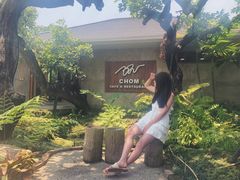 -Chom Cafe and Restaurant