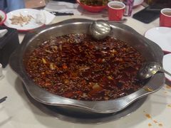 -烧哥美蛙肥肠鱼火锅·十五年社区店