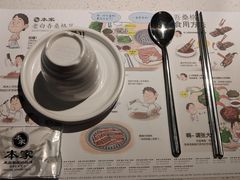 餐具摆设-本家韩国烤肉(青岛万象城店)