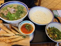 -云阿蛮云南生烫牛肉米线(奉贤路店)