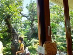 -Chom Cafe and Restaurant