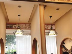 靠窗位-兔行天下-鸿鹤鲜锅兔(中海国际店)