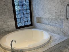 -上海虹桥西郊假日酒店