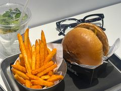 -TRIPS BURGER(大钟寺店)