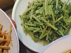 -川流不息·地道川菜·小龙虾(松东路店)