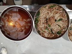 -正宗杨记普洱酸醋米线(总店)