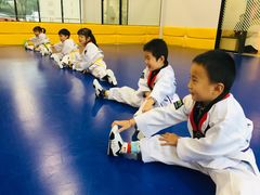 -金载勋跆拳道场(玲东花园店)