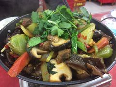 -乡土特色.冷锅鱼.牦牛肉汤锅