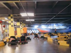 -极限PLAY运动娱乐新世界·团建派对潮玩休闲馆·室内蹦极高空游乐园