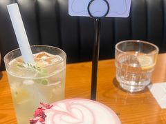 -Two Birds One Stone·一石二鸟(诚品生活店)