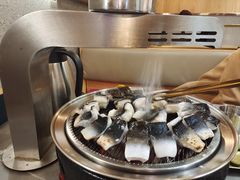 -围炉肉舍丹东海鲜烤肉·烤活鳗(步行街店)