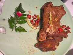 坚果脆椒烤猪手-卯时·龙光雅宴·精致锡帮菜(惠山古镇店)