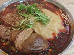-柳州肥姨妈大骨螺蛳粉(万达中心店)
