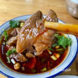 每一口都仿佛在诉说着曹氏的独特故事。无论是单独品尝