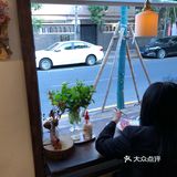 看到了别人在吃蛋糕，不知道怎么样，但看起来挺好吃的