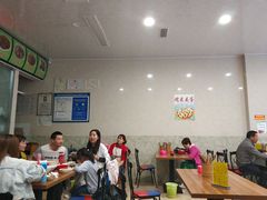 大堂-继红顺河抄手名小吃