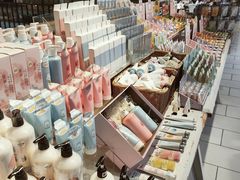 -纪念日百货(江西南昌店)