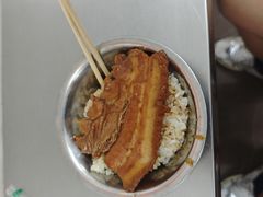 -梁阿婆廿年老牌扣肉糯米饭