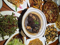 -老码头黑皮肘子锅包肉(赣水路店)