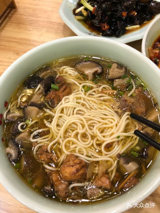 蜀里成都名小吃(五角场店)香菇炖鸡面图片 - 第2张