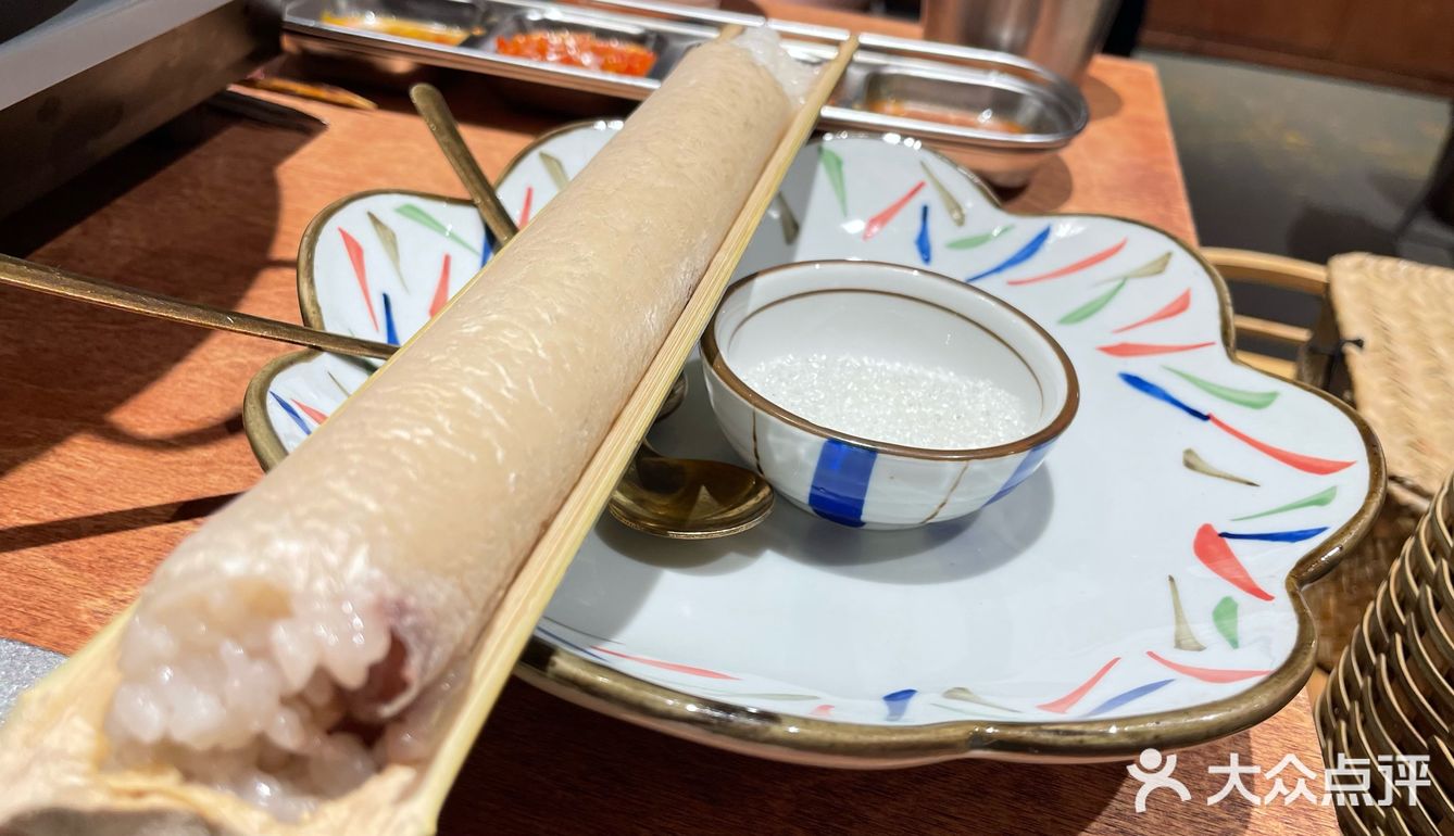 超级香，竹筒饭是有竹膜的，说明不是重复用的竹子