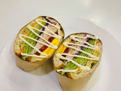 秘制酸奶鸡肉三明治-棒沙拉·轻食餐厅(华润店)
