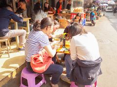 等位区-王记老幺肥肠粉