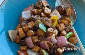 Black Truffle and Scallion Pan-Seared Beef Cubes