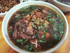 金牌半筋半肉面-旺泉餐饮店·清真牛肉面馆